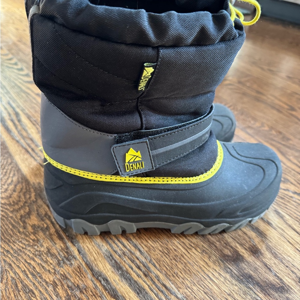 Denali Boys Snow Boots 🥾 Size 5